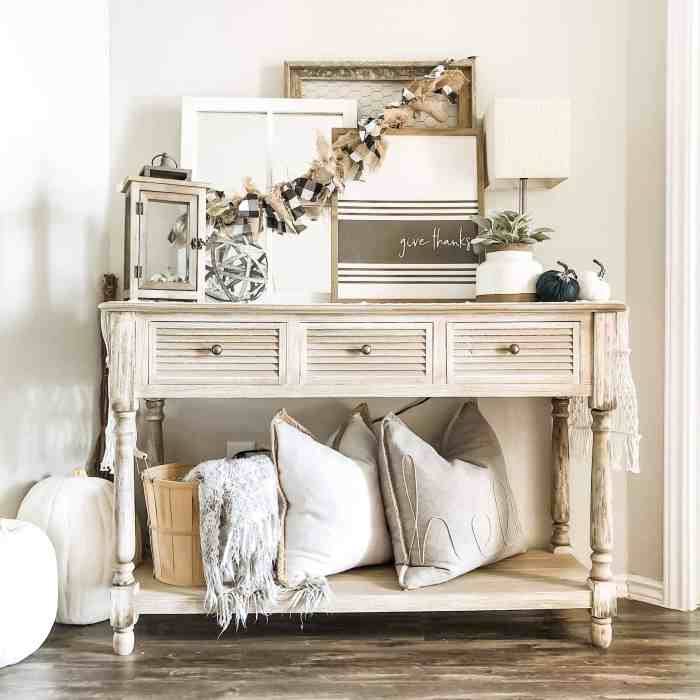 How to decorate console table in living room