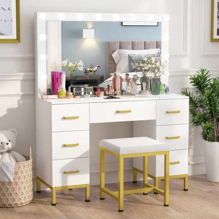 How to decorate a makeup room